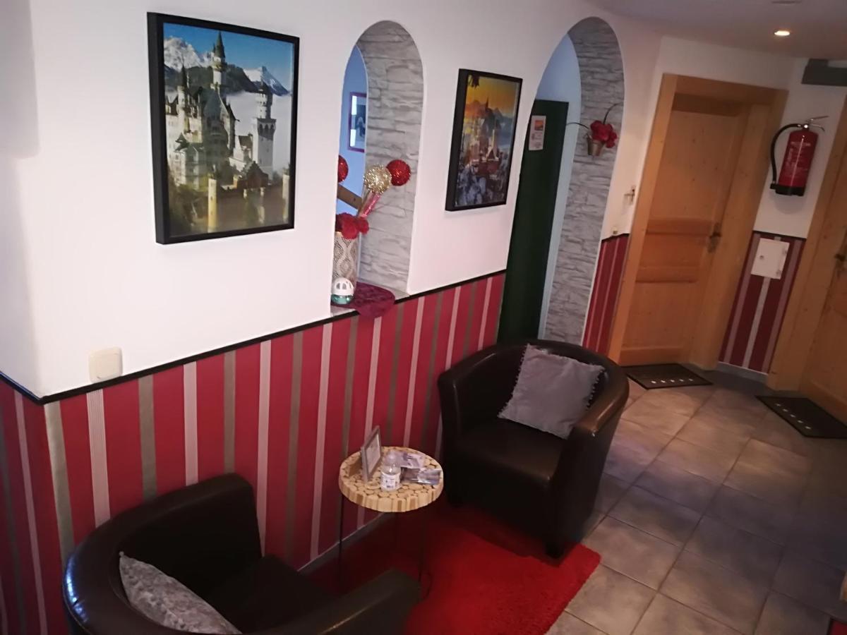 House La Neuschwanstein Blick - Budget City Hotel Фюссен Екстер'єр фото