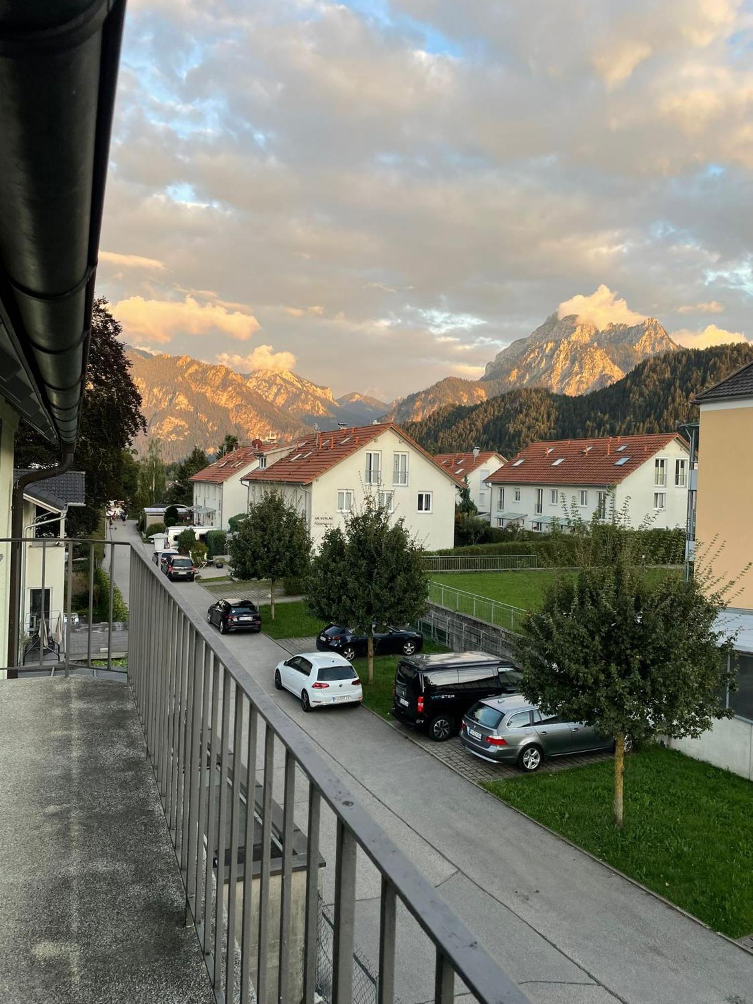 House La Neuschwanstein Blick - Budget City Hotel Фюссен Екстер'єр фото